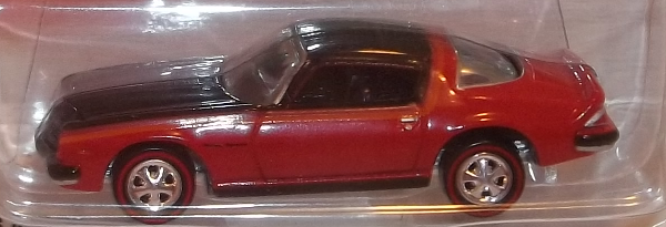Johnny Lightning 35th Anniversary SS Camaro 1977 red with black top n hood - Camaro RS CLOSEUP