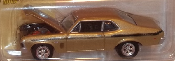 Johnny Lightning Super Chevy 1969 metallic gold Chevy Yenko Nova CLOSEUP