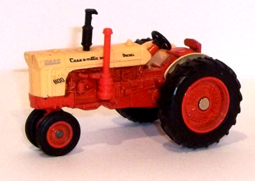 800 Case-O-Matic Drive Diesel yellow-red Tractor close up.