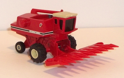 AXIAL Flow 1640 International Harvester with corn header - right-side