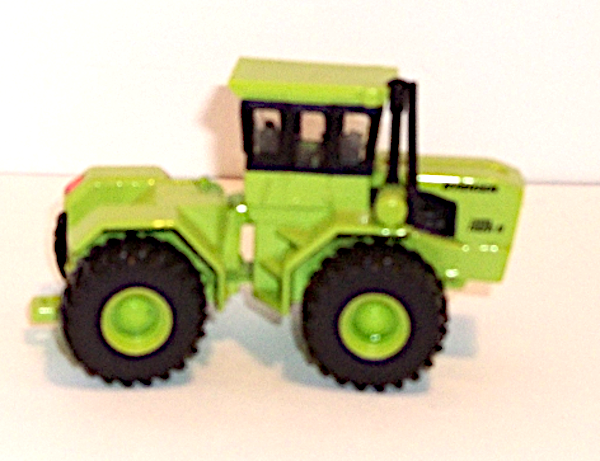 Steiger  Turbo Tiger II Tractor, 4WD, (right side view)