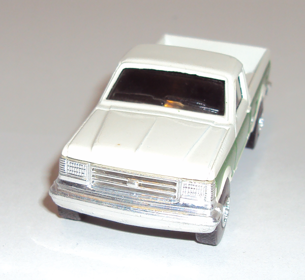 1990 Ford Pickup F250 beige-green (front view)