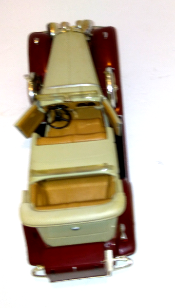 Cadillac 1932 Phaeton V16 convertible-viewed from above