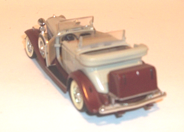 1932 Cadillac Phaeton V16-convertible (rear-left-view)