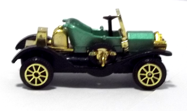 green-gold open Carriage - Ford Model T (right side)